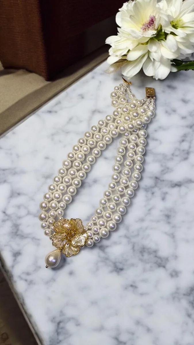 Collier shocker Lohanah