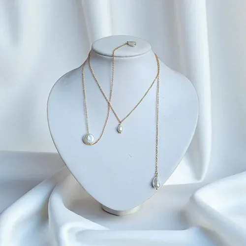 Collier de dos Yvette délicat avec pendentif pour mariée