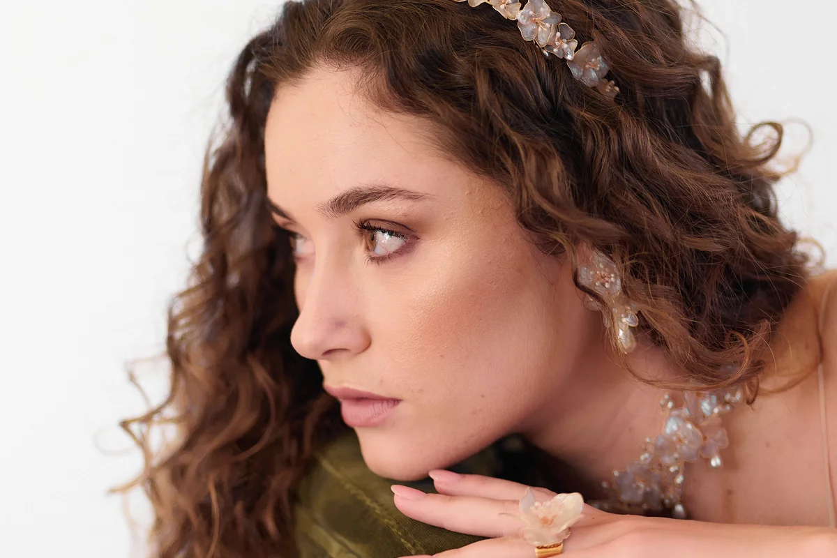 Collier choker doré élégant pour mariage en Provence